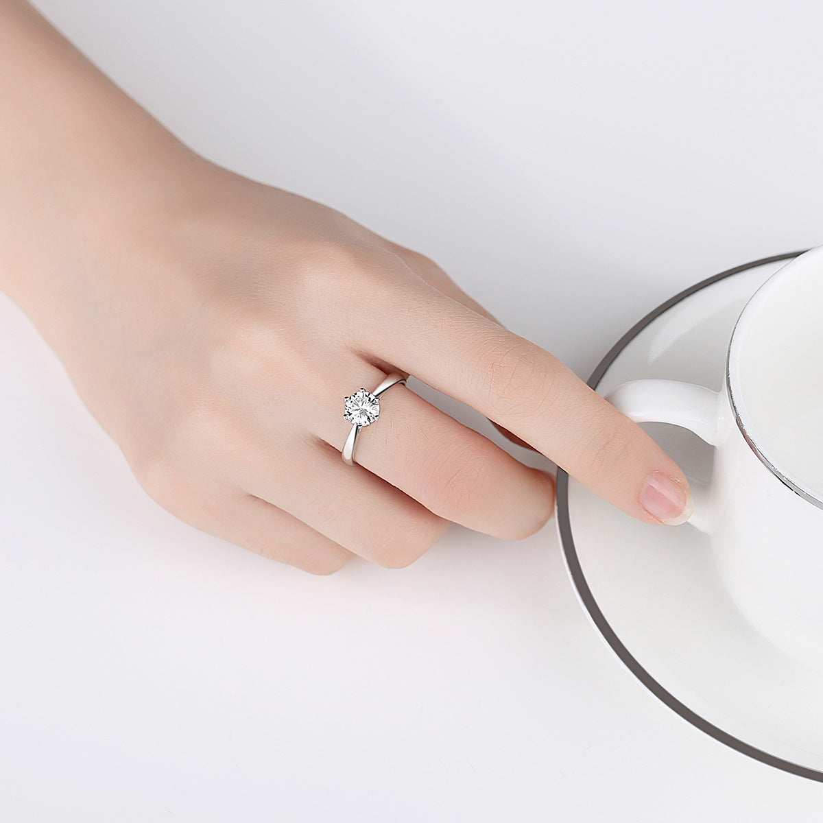 Wholesale S925 silver ring Korean style six-claw simulated diamond, simple jewelry