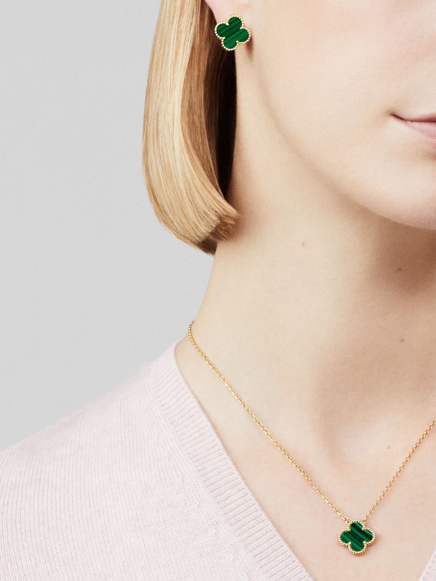 Van Cleef & Arpels Gold Four-leaf Clover Pendant Malachite Necklace Vintage Alhambra