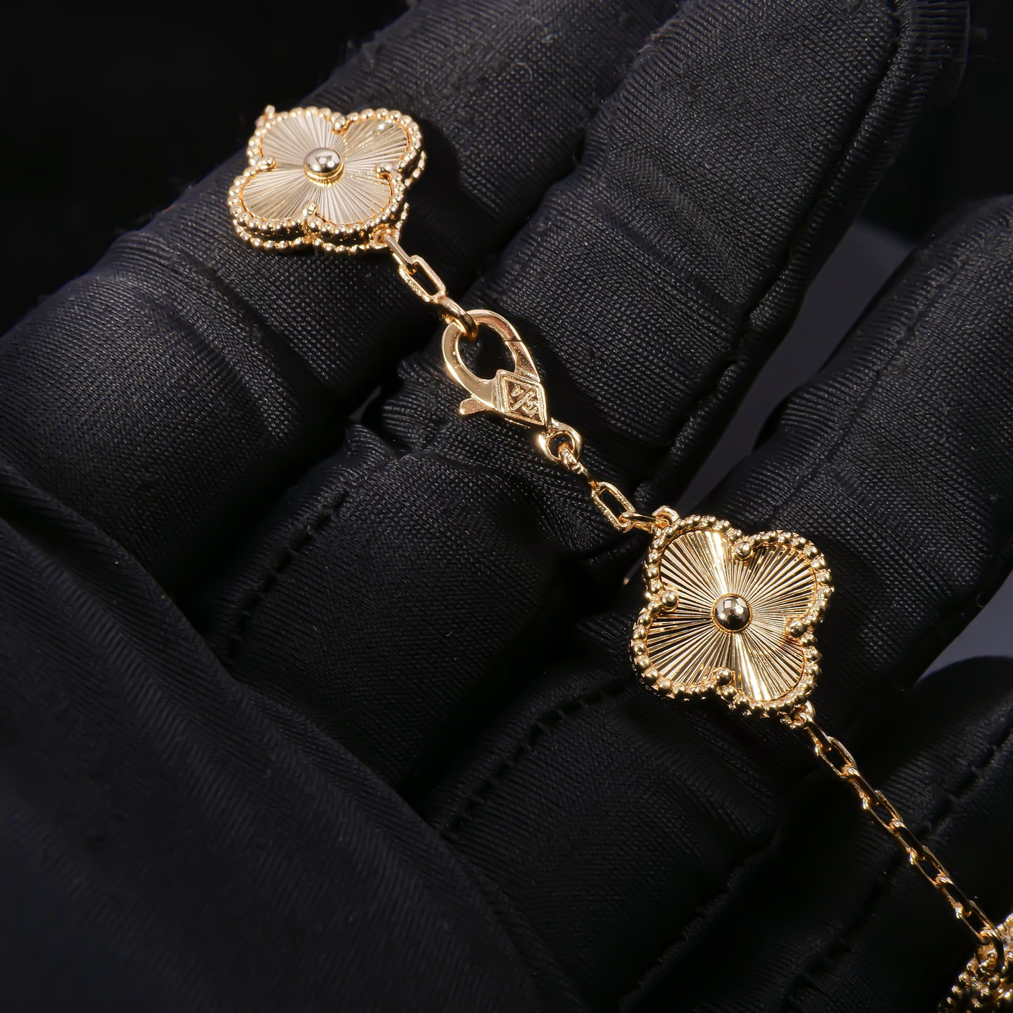 VCA,Five golden four-leaf clover bracelets