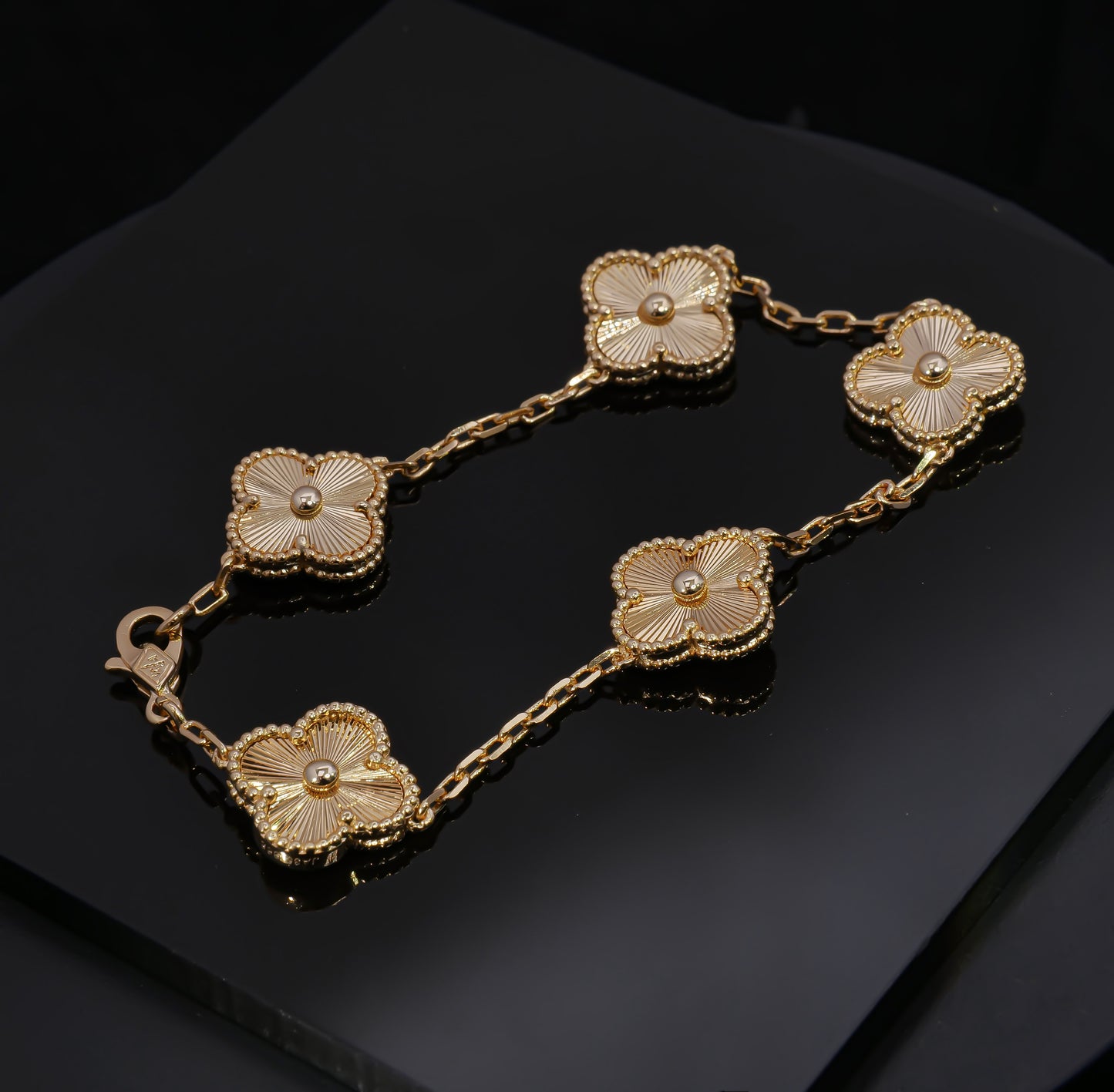 VCA,Five golden four-leaf clover bracelets
