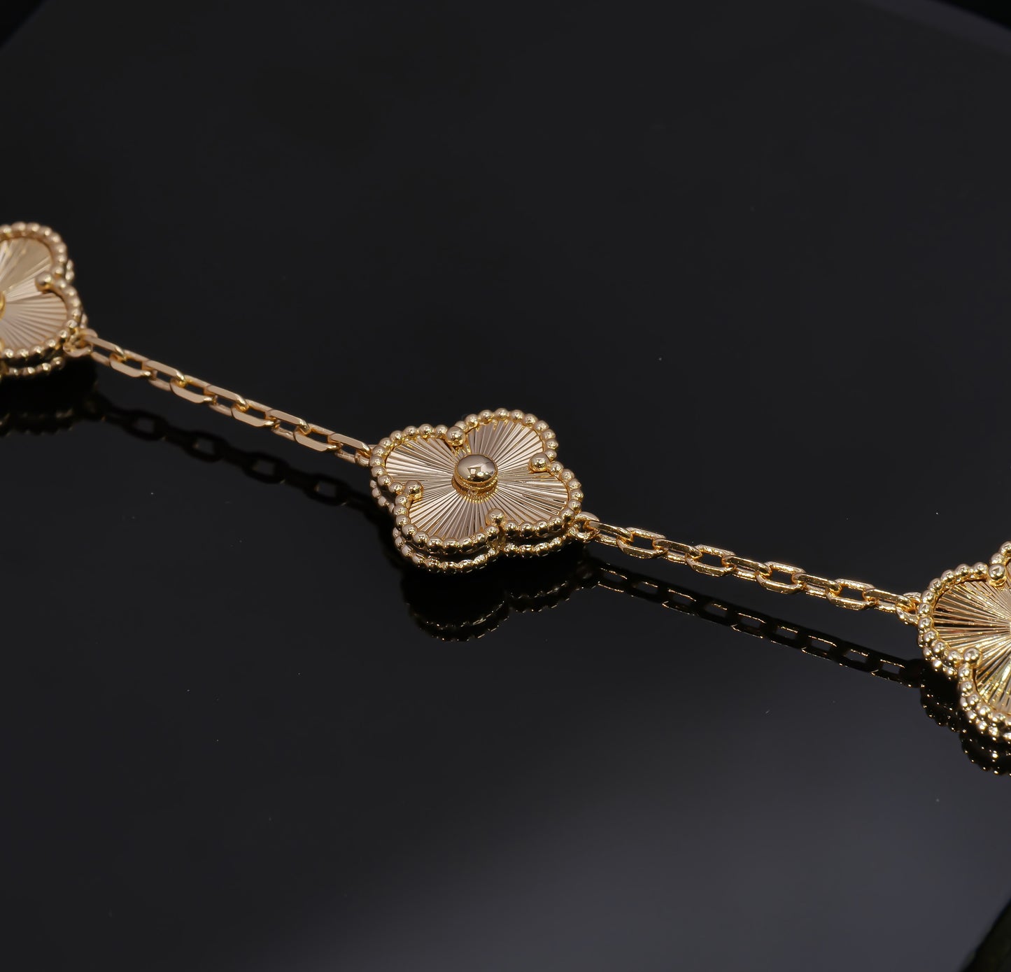 VCA,Five golden four-leaf clover bracelets