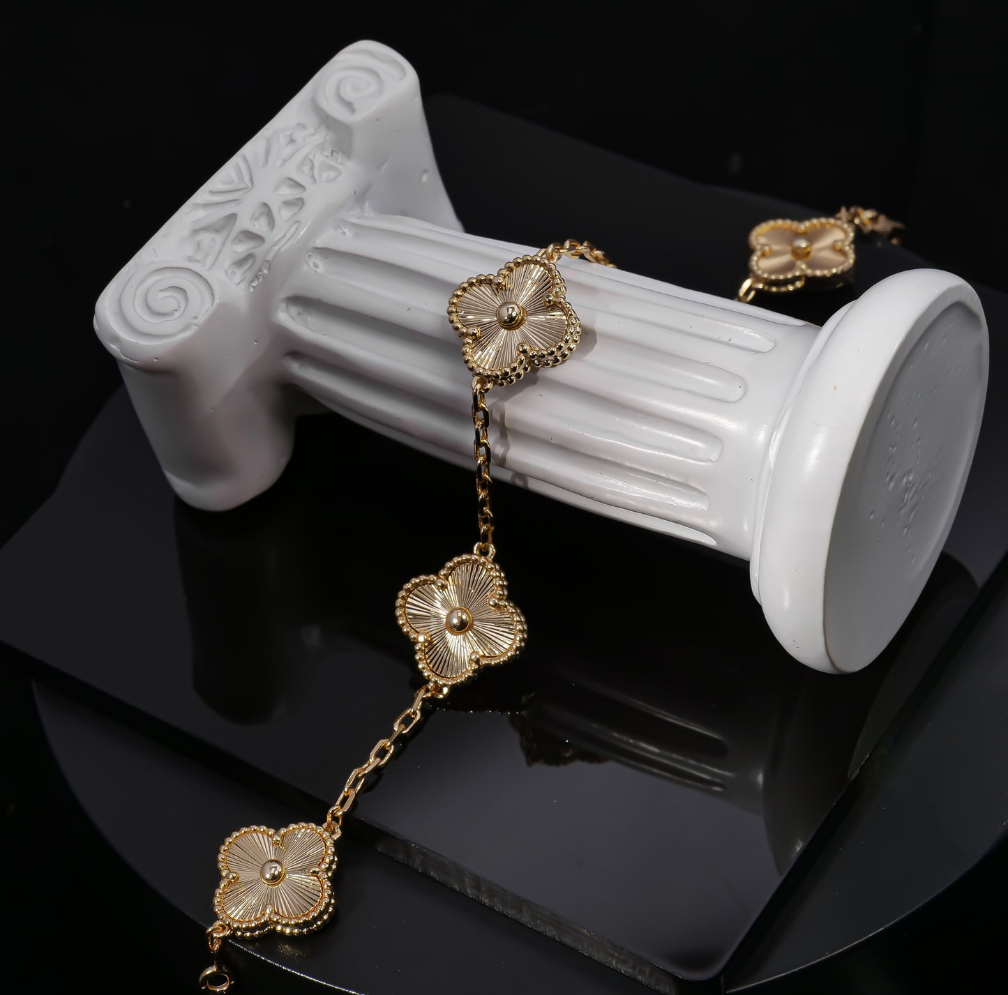 VCA,Five golden four-leaf clover bracelets