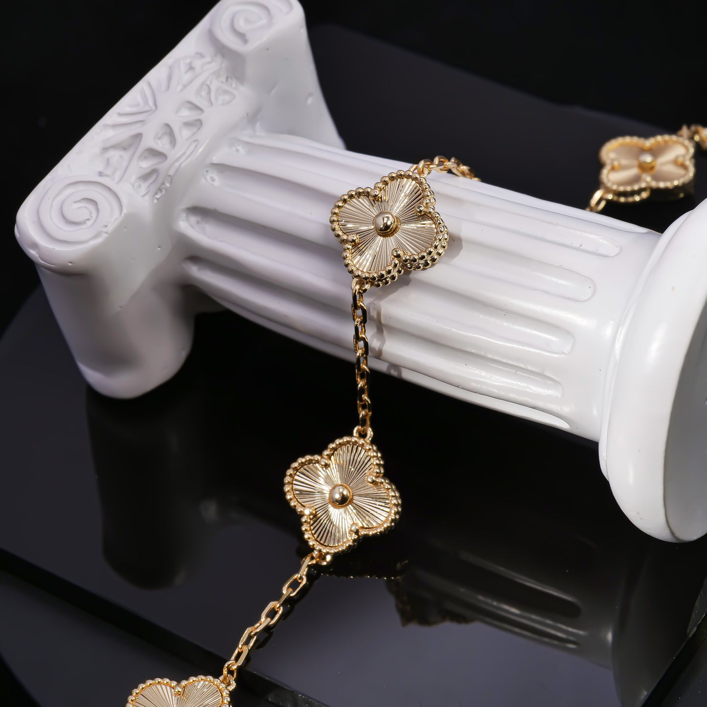 VCA,Five golden four-leaf clover bracelets
