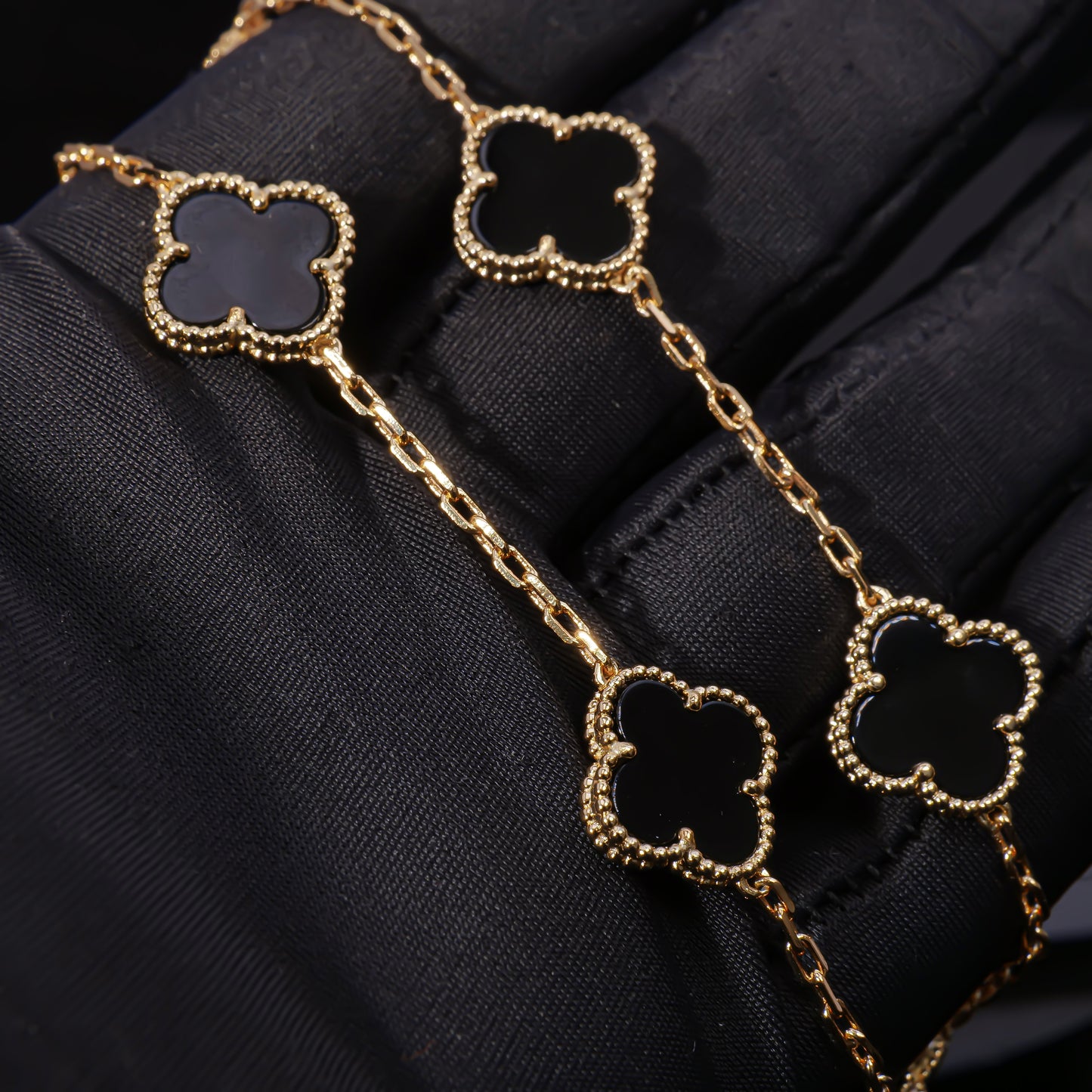 VCA✨ black pearl is very lucky ✨