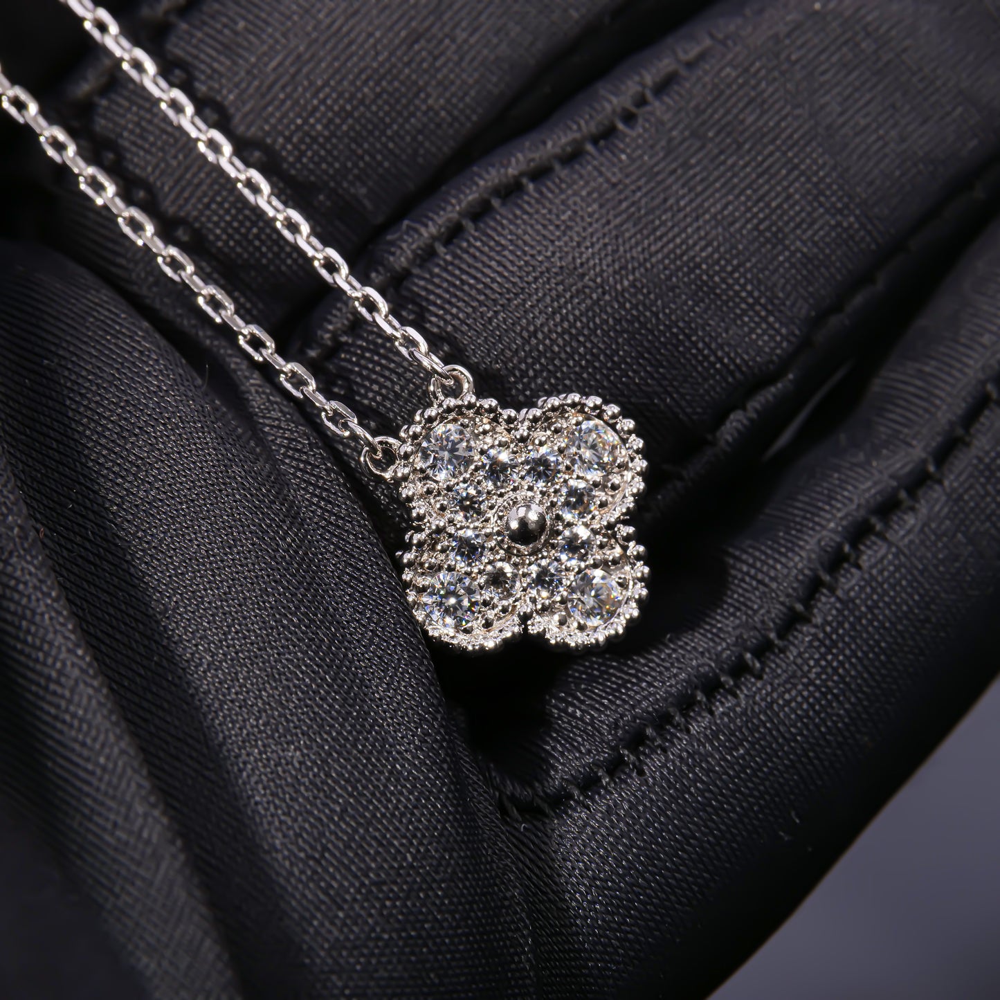VCA High-end Chain four-leaf Clover Necklace Pendant Luxury Diamond necklace