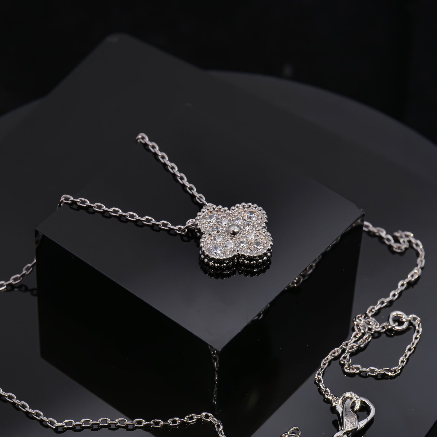 VCA High-end Chain four-leaf Clover Necklace Pendant Luxury Diamond necklace