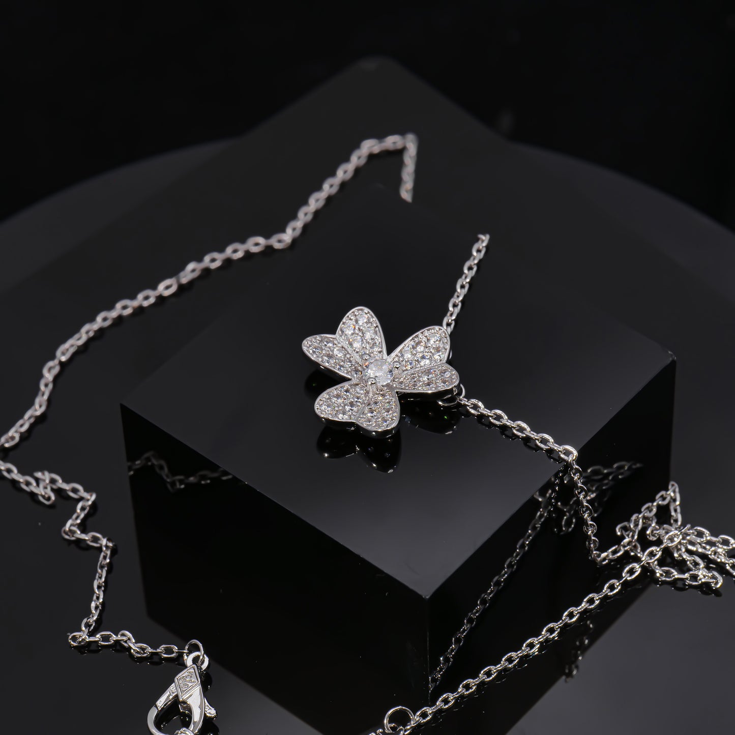 VCA Alhambra's Whisper - Gold Clover Stud Earrings  Moonlit Alhambra - Silver Clover Pendant Necklace