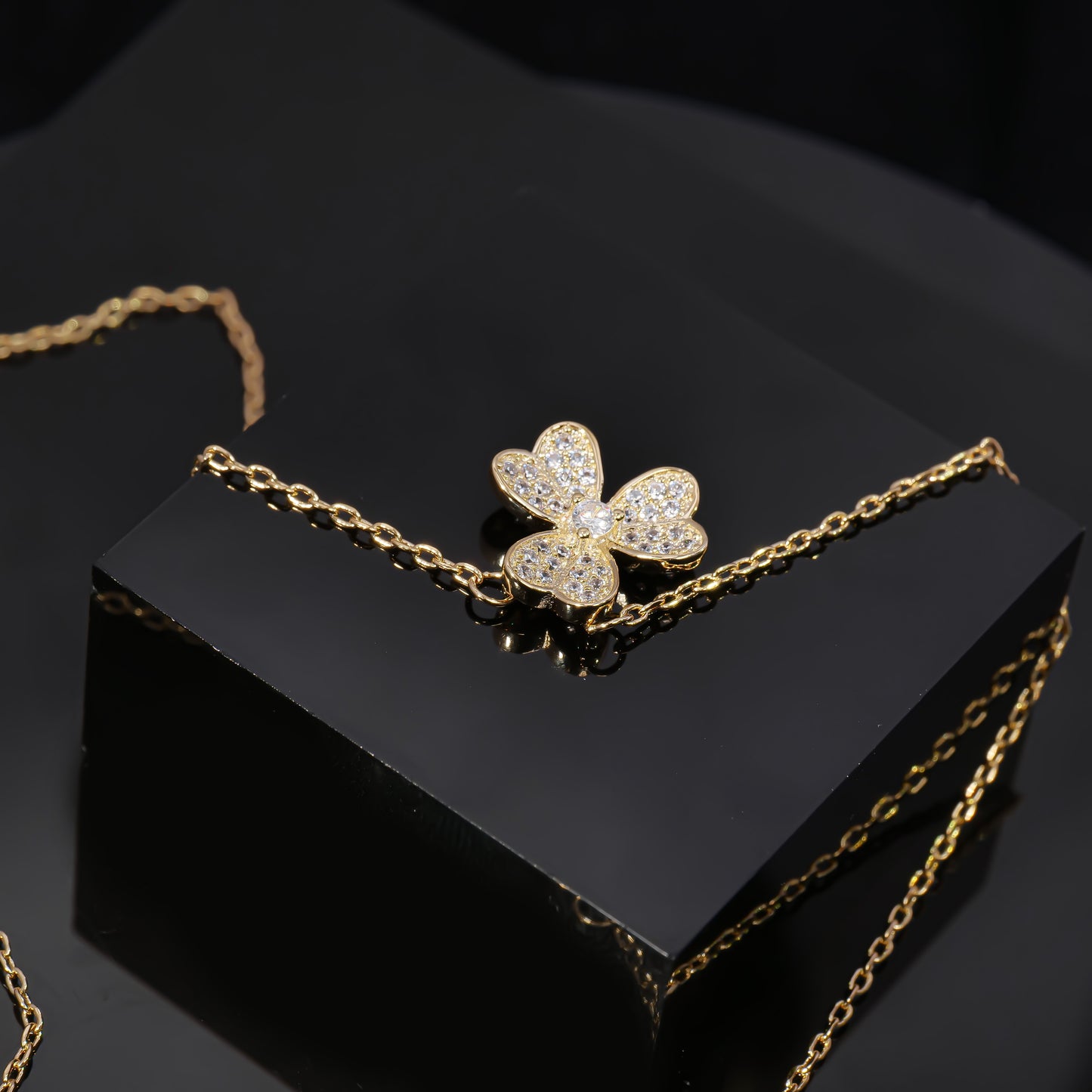 VCA Premium Chain Three-flower Edition pendant Luxury Gold Diamond necklace