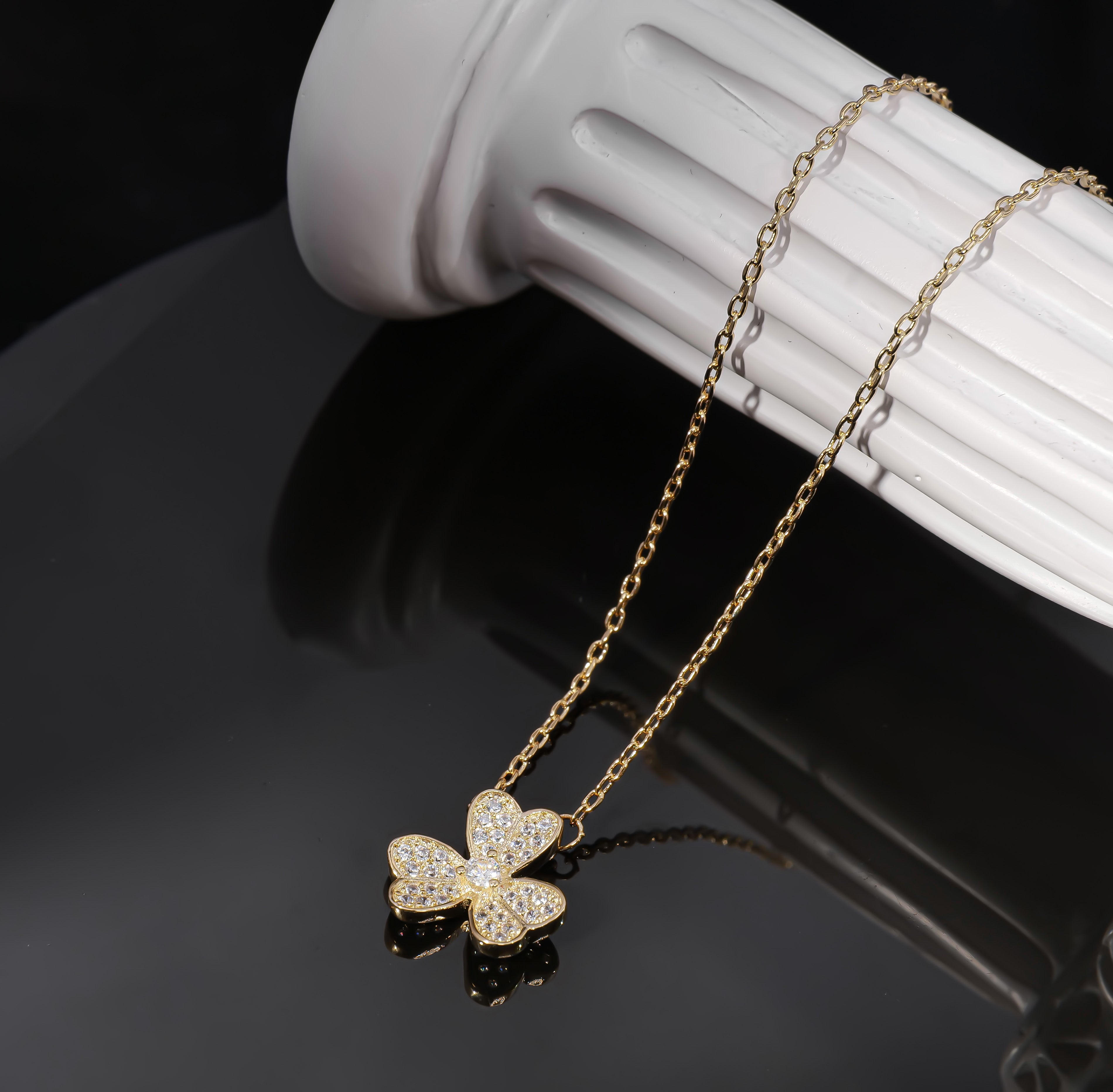 VCA Premium Chain Three-flower Edition pendant Luxury Gold Diamond necklace