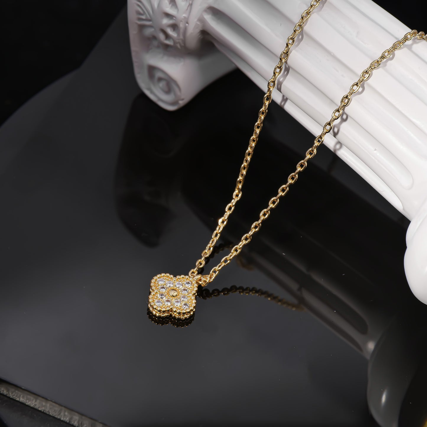 VCA necklace with diamond gilding luxury necklace
