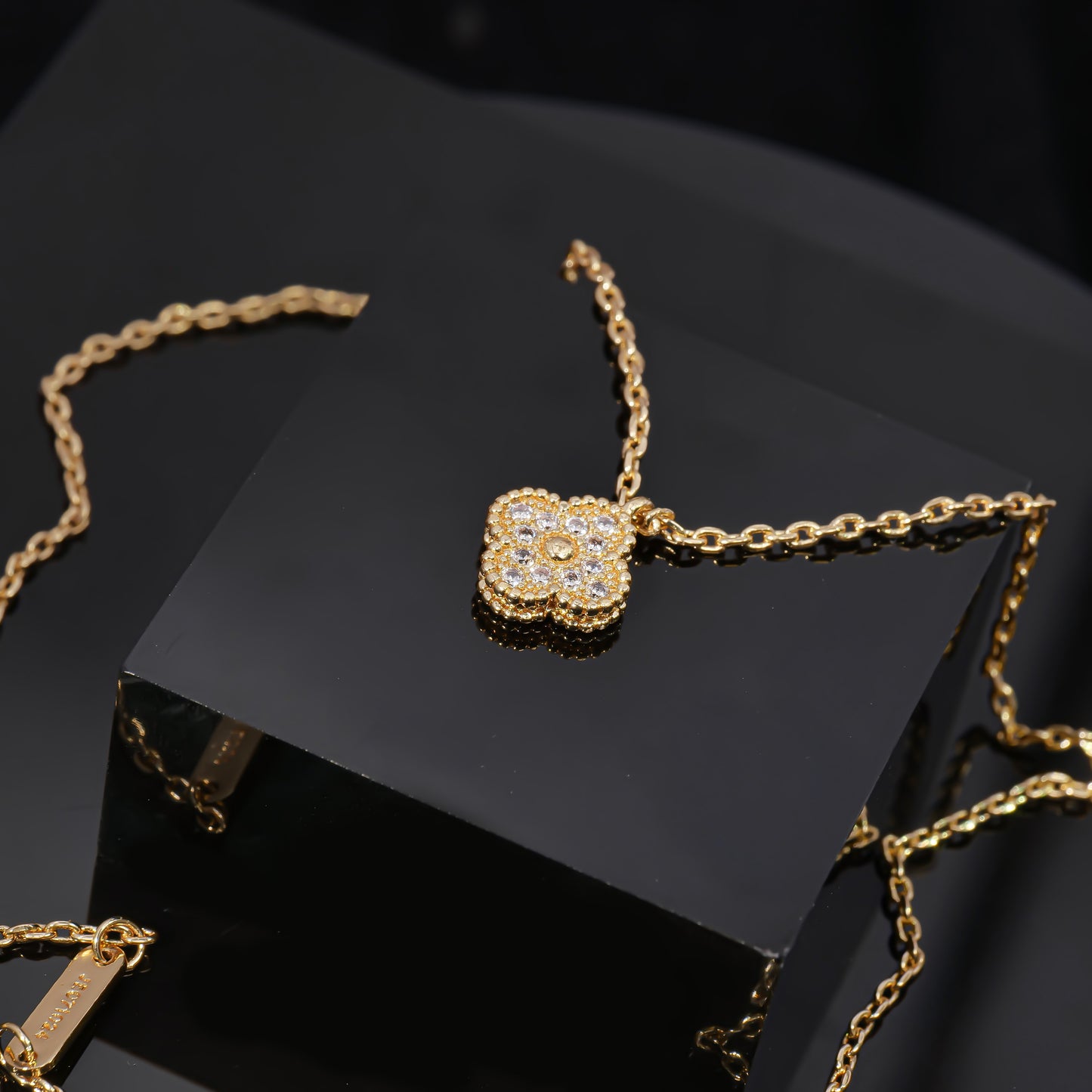 VCA necklace with diamond gilding luxury necklace