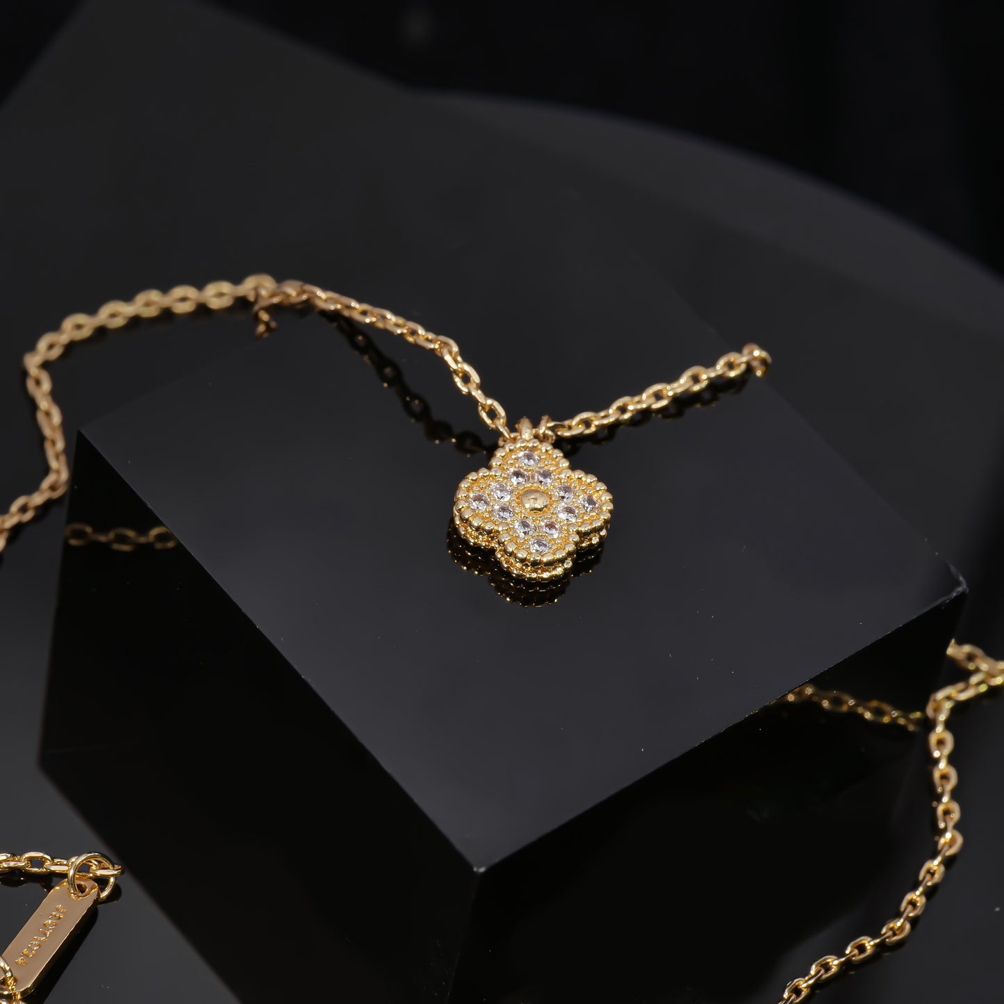 VCA necklace with diamond gilding luxury necklace