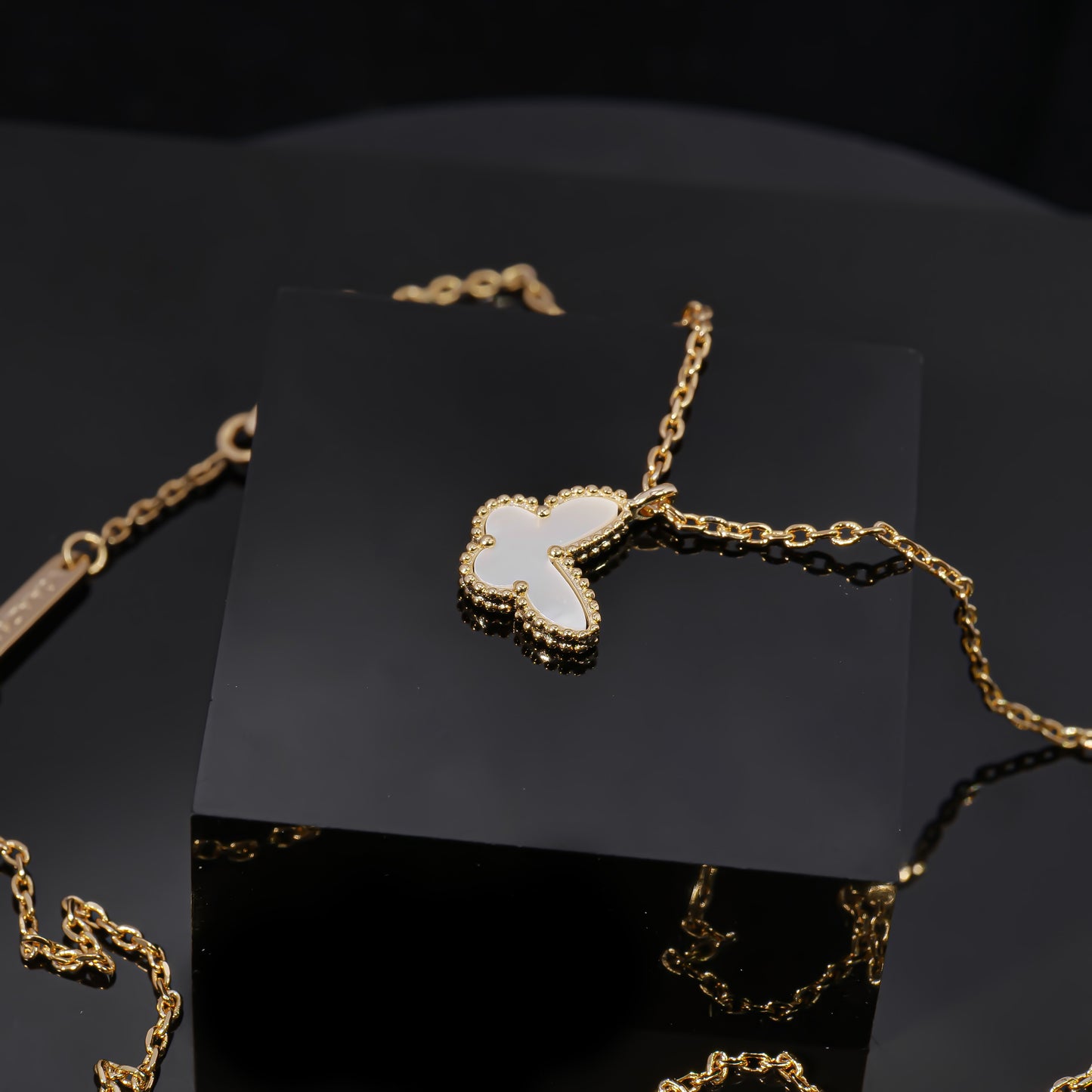Luxury butterfly pendant and gold-plated chain VCA necklace