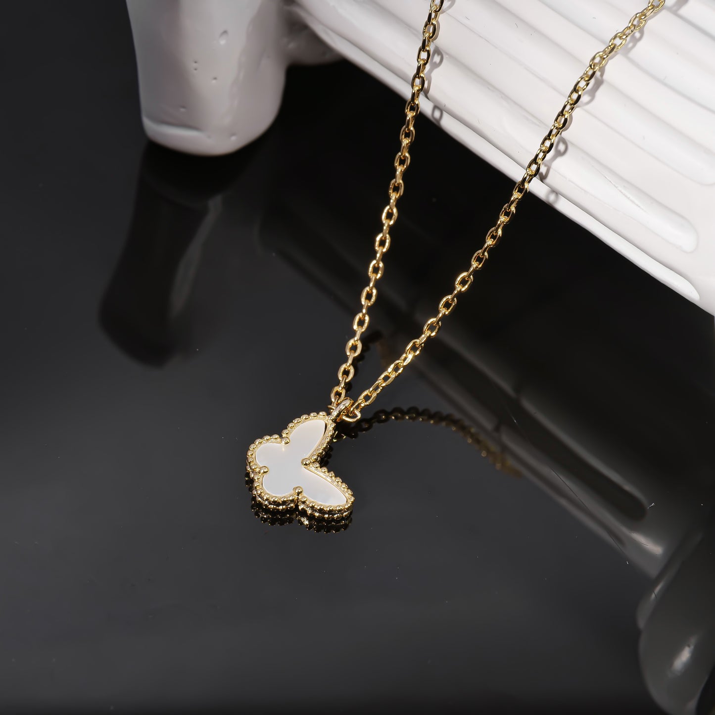 Luxury butterfly pendant and gold-plated chain VCA necklace