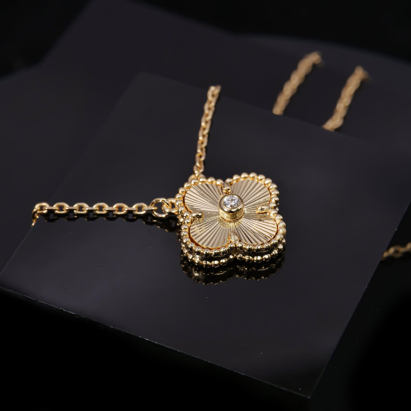 VCA🍀 Golden Alhambra Clover Pendant Necklace