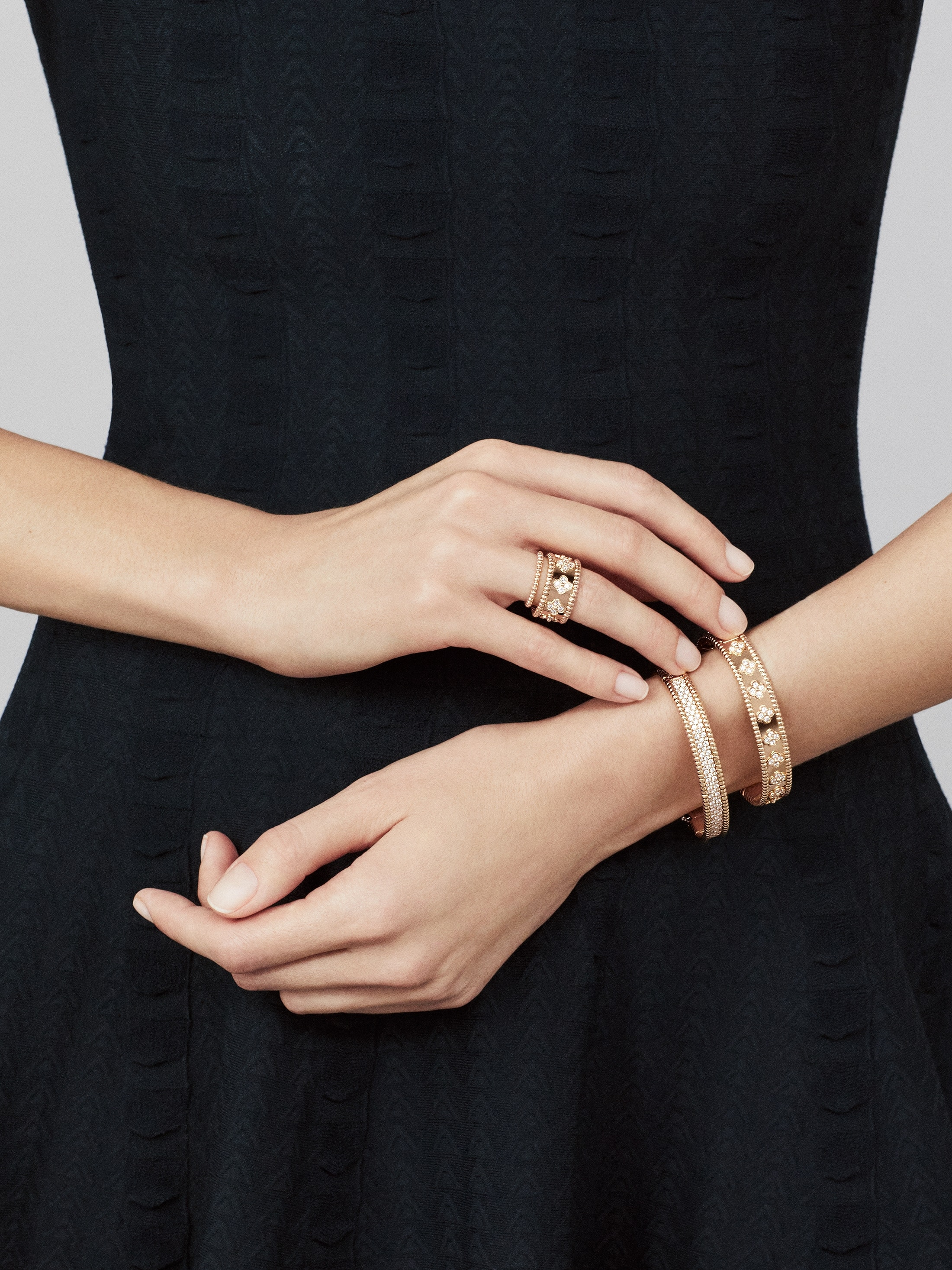 Van Cleef & Arpels rose gold ring Perlee pearls of gold