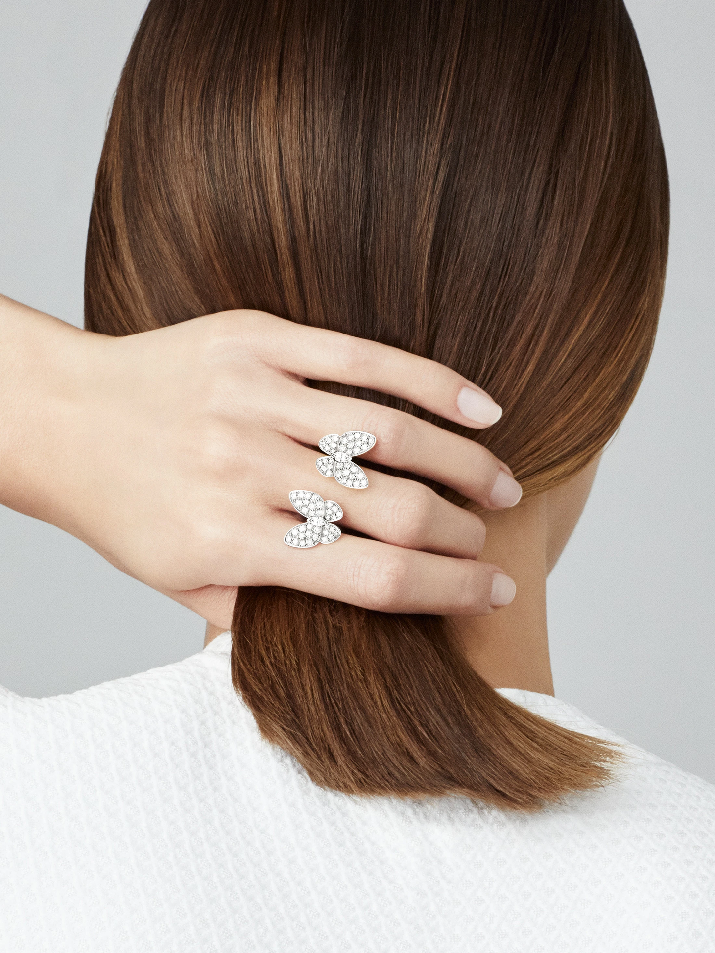 Van Cleef & Arpels white gold open ring studded with diamonds Two Butterfly