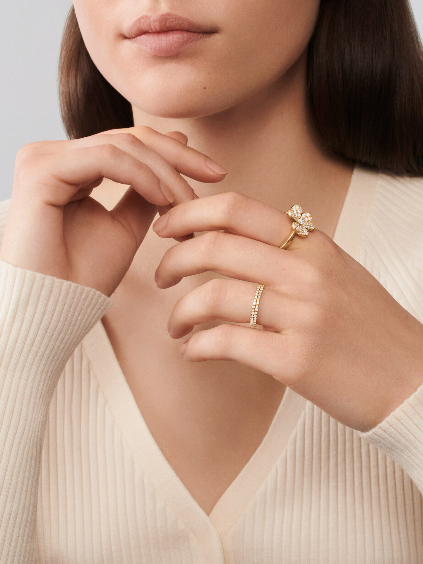 Van Cleef & Arpels gold petal ring studded with diamonds Frivole