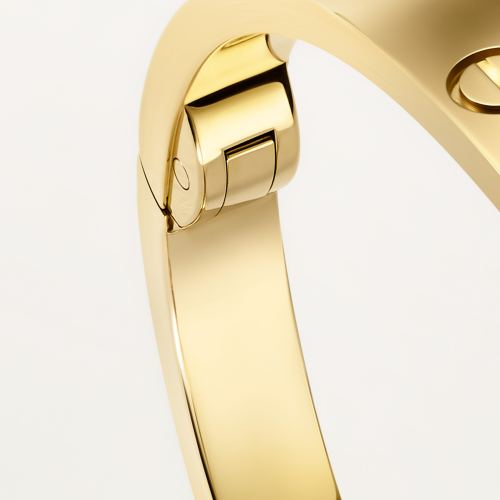 Cartier 4-diamond classic LOVE bracelet in 18K gold