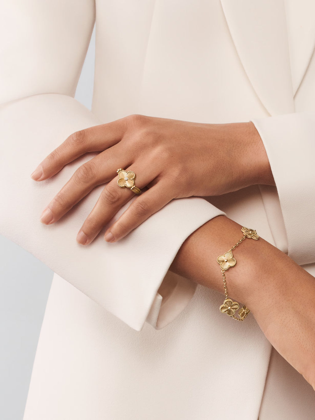 VCA Vintage Alhambra bracelet 5 motifs Gold Laser