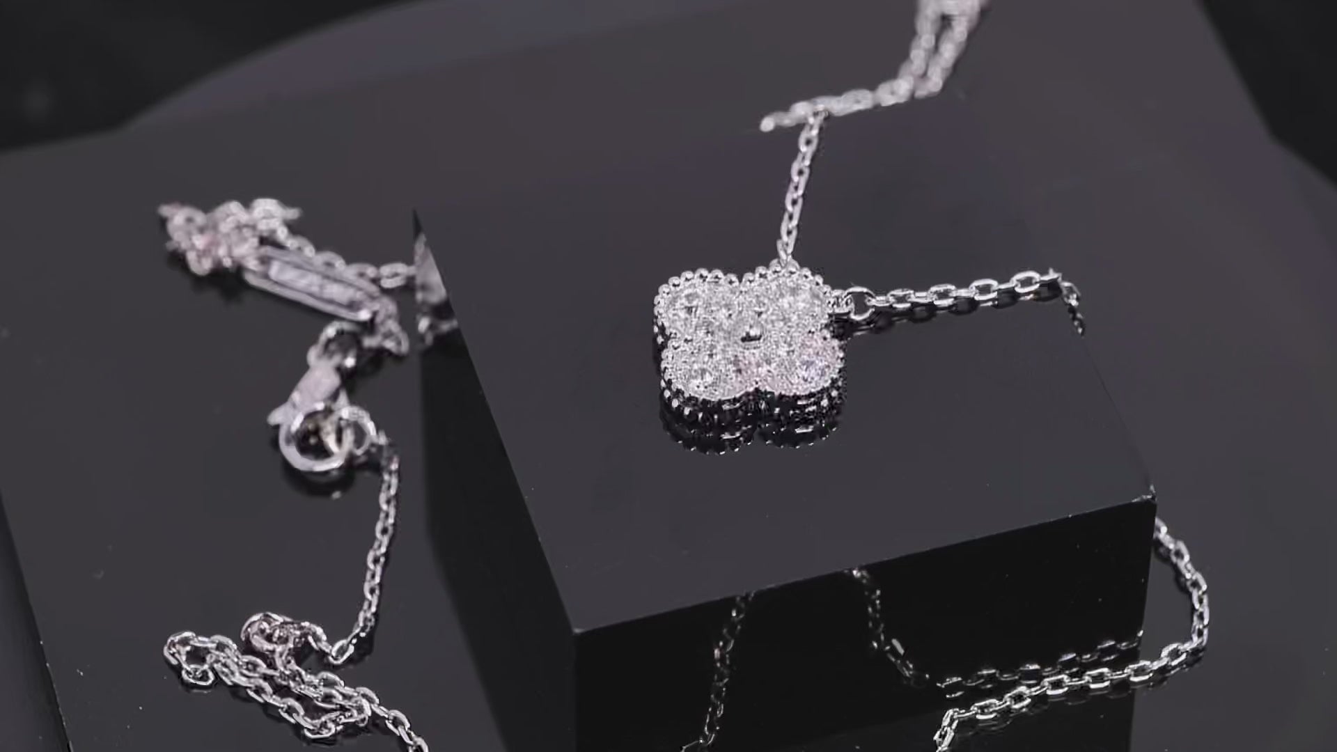 VCA High-end Chain four-leaf Clover Necklace Pendant Luxury Diamond necklace